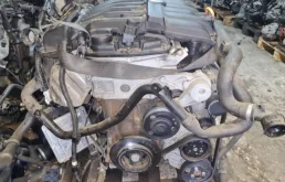 Двигатель без навесного для Porsche Cayenne 2008 года на фотографиях