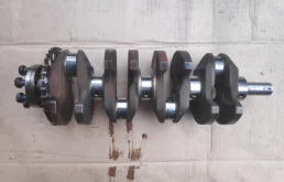 Коленвал для Mitsubishi Outlander 2013 года на фотографиях