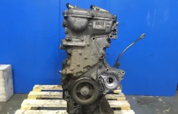 Двигатель без навесного для Toyota RAV4 2018 года на фотографиях