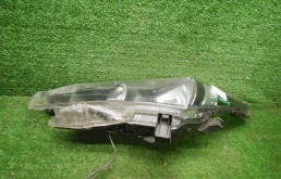 Фары для Toyota Corolla 2016 года на фотографиях