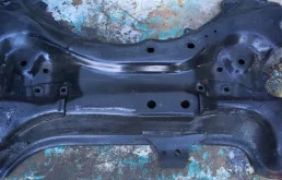 Подрамник двигателя для Toyota Corolla на фотографиях