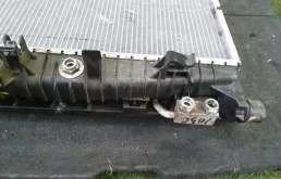 Радиатор охлаждения ДВС для Mercedes-Benz GL class 2015 года на фотографиях