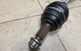 Привод передний левый для Audi Q7 2014 года на фотографиях