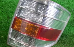 Фары для Toyota Alphard 2008 года на фотографиях