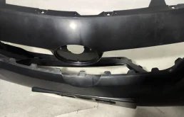 Бампер передний для Toyota Corolla 2013 года на фотографиях