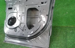 Дверь передняя правая для Ford Explorer на фотографиях