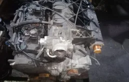 Двигатель без навесного для Chrysler 300C 2011 года на фотографиях