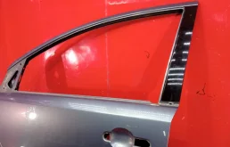 Дверь передняя левая для Nissan Note 2013 года на фотографиях