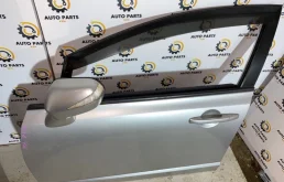 Дверь передняя левая для Honda Civic на фотографиях