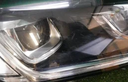 Фара ксенон левая для Volkswagen Touareg 2018 года на фотографиях