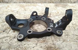 Кулак поворотный правый для Mitsubishi Pajero на фотографиях