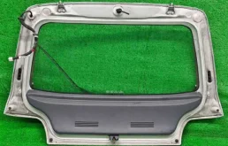 Крышка багажника для Toyota Corolla на фотографиях