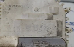 Замок задней левой двери для Audi Q5 2009 года на фотографиях