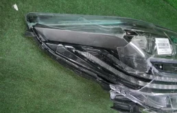Фара ксенон левая для Toyota Alphard на фотографиях