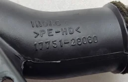 Впускной патрубок воздушного фильтра для Toyota RAV4 2019 года на фотографиях