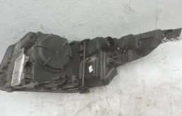 Фара правая для Land Rover Range Rover Evoque 2018 года на фотографиях