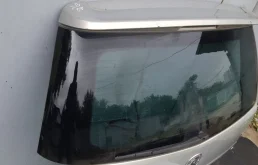 Крышка багажника для Opel Zafira 2010 года на фотографиях