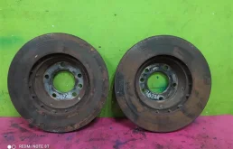 Диски тормозные передние (комплект) для Audi Q7 2009 года на фотографиях