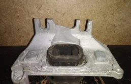 Опора АКПП для Renault Duster на фотографиях