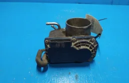 Дроссельная заслонка для Toyota RAV4 на фотографиях