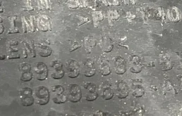 Фара ксенон левая для Audi Q7 2011 года на фотографиях