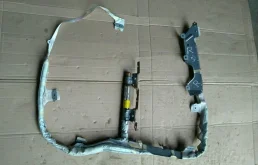 Шторка безопасности правая (7030A200) для Mitsubishi Pajero V90 5dr rest I 2011-2015