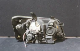 Фары для Toyota Highlander 2006 года на фотографиях