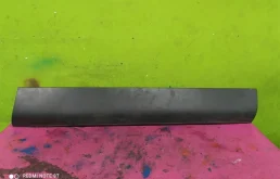 Молдинг двери передний правый для Audi Q7 2009 года на фотографиях