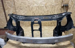 Панель радиатора (телевизор) для Mercedes-Benz GL class 2008 года на фотографиях