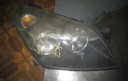 Фара правая для Opel Astra 2007 года на фотографиях