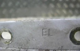 Петля капота левая для Nissan Note 2012 года на фотографиях