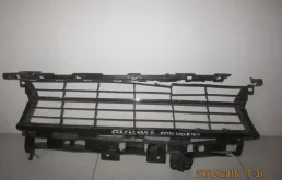 Решетка переднего бампера левая нижняя для Renault Logan 2017 года на фотографиях