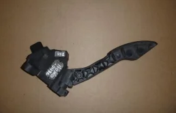 Электронная педаль газа для Toyota RAV4 на фотографиях