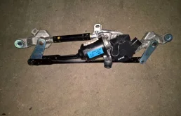 Мотор стеклоочистителя для Hyundai Solaris на фотографиях