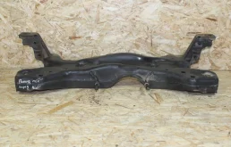 Подрамник двигателя для Skoda Rapid 2013 года на фотографиях