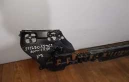 Кронштейн заднего бампера правый для BMW 5er 2019 года на фотографиях