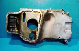 Поддон картера для Mitsubishi Outlander 2005 года на фотографиях