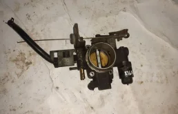 Дроссельная заслонка для Opel Zafira 1999 года на фотографиях