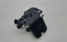 Замок багажника для Audi Q7 на фотографиях