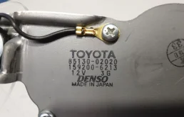 Мотор стеклоочистителя для Toyota Corolla 2003 года на фотографиях