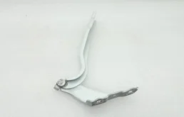 Петля капота левая для Skoda Rapid 2017 года на фотографиях