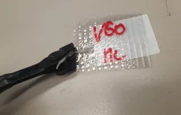 Ограничитель двери передней левой для Volvo XC70 на фотографиях