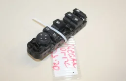 Блок кнопок стеклоподъемников водительской двери для Renault Fluence на фотографиях