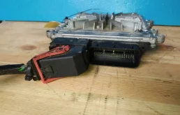 Блок управления двигателем для Volvo XC90 2002 года на фотографиях