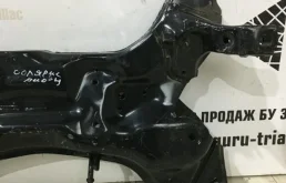 Подрамник двигателя для Hyundai Solaris 2014 года на фотографиях