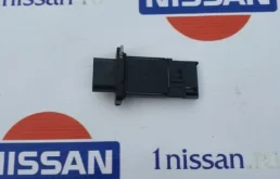 Датчик массового расхода воздуха для Nissan X-Trail на фотографиях