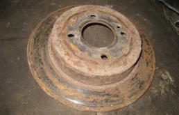 Диски тормозные передние (комплект) для Hyundai Solaris 2014 года на фотографиях