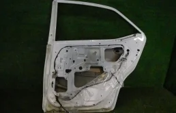 Дверь задняя правая для Toyota Corolla 2013 года на фотографиях