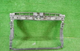 Панель радиатора (телевизор) для Volkswagen Golf 2016 года на фотографиях