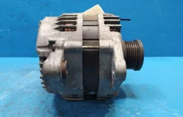 Генератор для Nissan X-Trail 2001 года на фотографиях